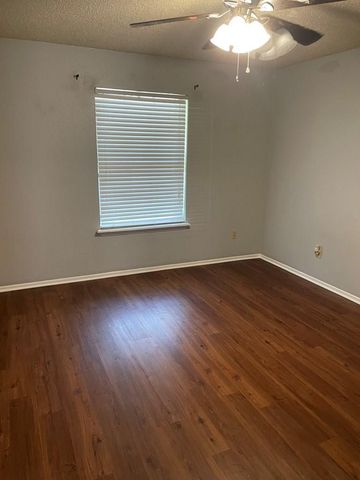 1600 Martinsville Street, Nacogdoches, TX 75961