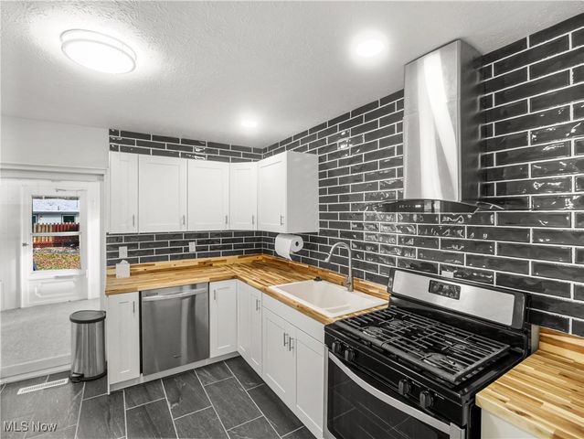 4553 March Avenue, Liberty, OH 44505