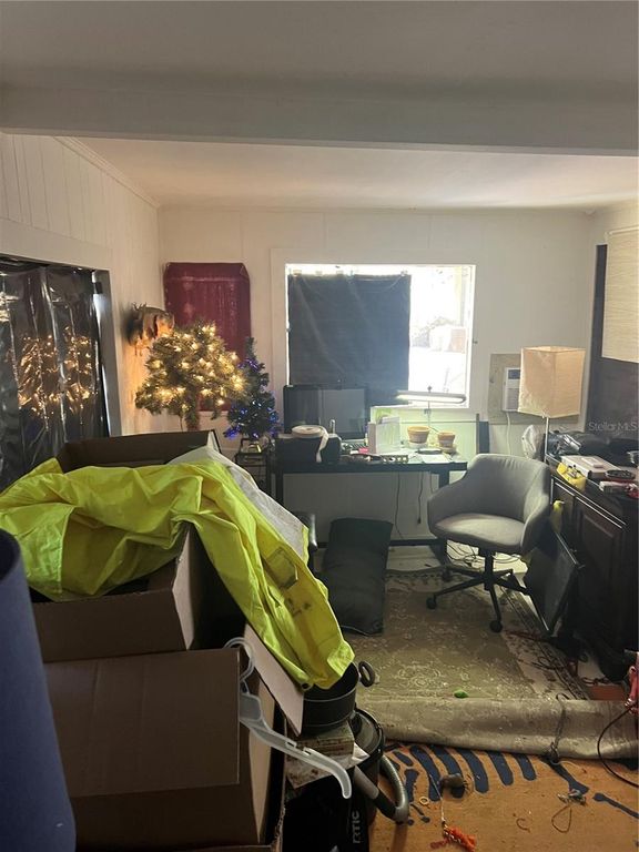 Image 16 of property listing at 118 CREEKSIDE ROAD, Satsuma, FL 32189