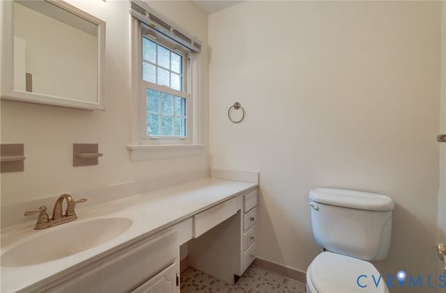 10104 Waltham Dr, Henrico, VA 23238