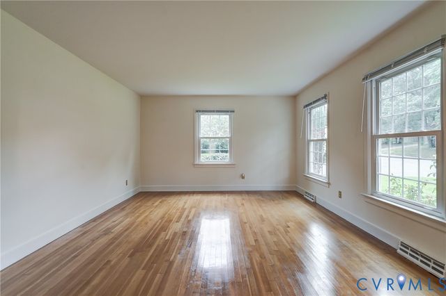 10104 Waltham Dr, Henrico, VA 23238