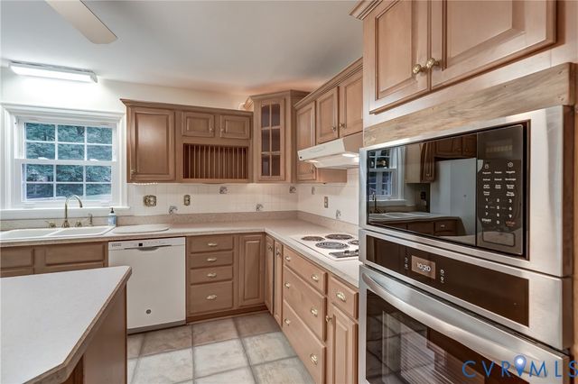 10104 Waltham Dr, Henrico, VA 23238