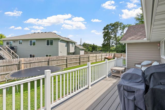 400 Decatur Avenue N, Golden Valley, MN 55427