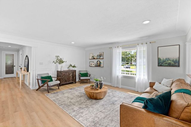 400 Decatur Avenue N, Golden Valley, MN 55427