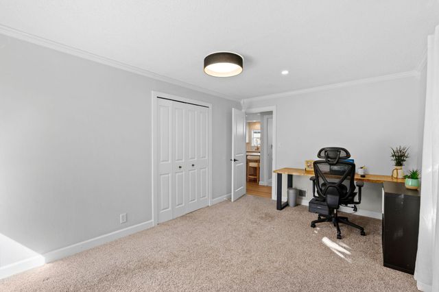 400 Decatur Avenue N, Golden Valley, MN 55427