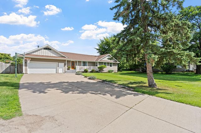 400 Decatur Avenue N, Golden Valley, MN 55427