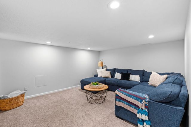 400 Decatur Avenue N, Golden Valley, MN 55427