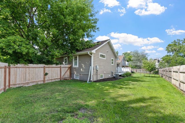 400 Decatur Avenue N, Golden Valley, MN 55427