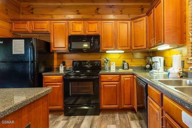 4532 Holly Forest Way, Gatlinburg, TN 37738