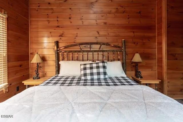 4532 Holly Forest Way, Gatlinburg, TN 37738
