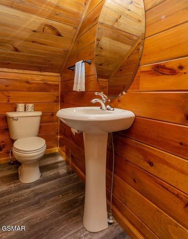 4532 Holly Forest Way, Gatlinburg, TN 37738