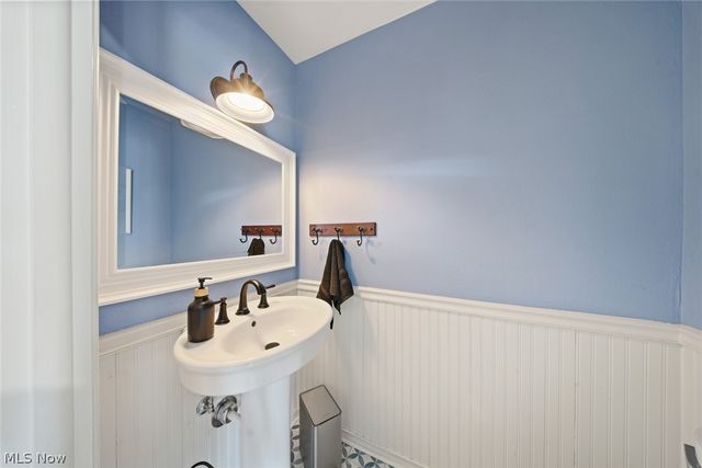 23904 Lake Road, Bay Village, OH 44140