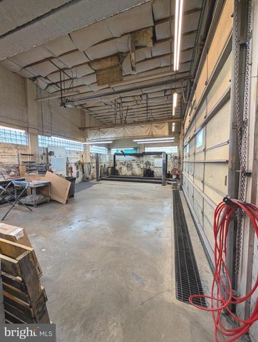 158 S WHITE HORSE PIKE, Audubon, NJ 08106