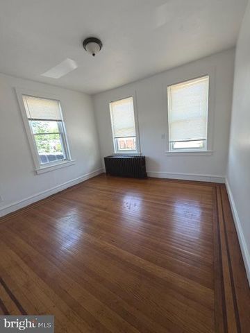 158 S WHITE HORSE PIKE, Audubon, NJ 08106