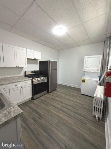158 S WHITE HORSE PIKE, Audubon, NJ 08106
