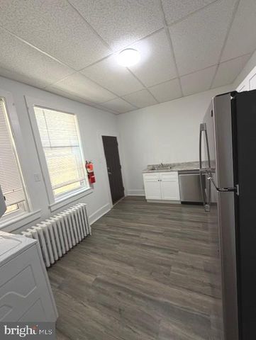 158 S WHITE HORSE PIKE, Audubon, NJ 08106