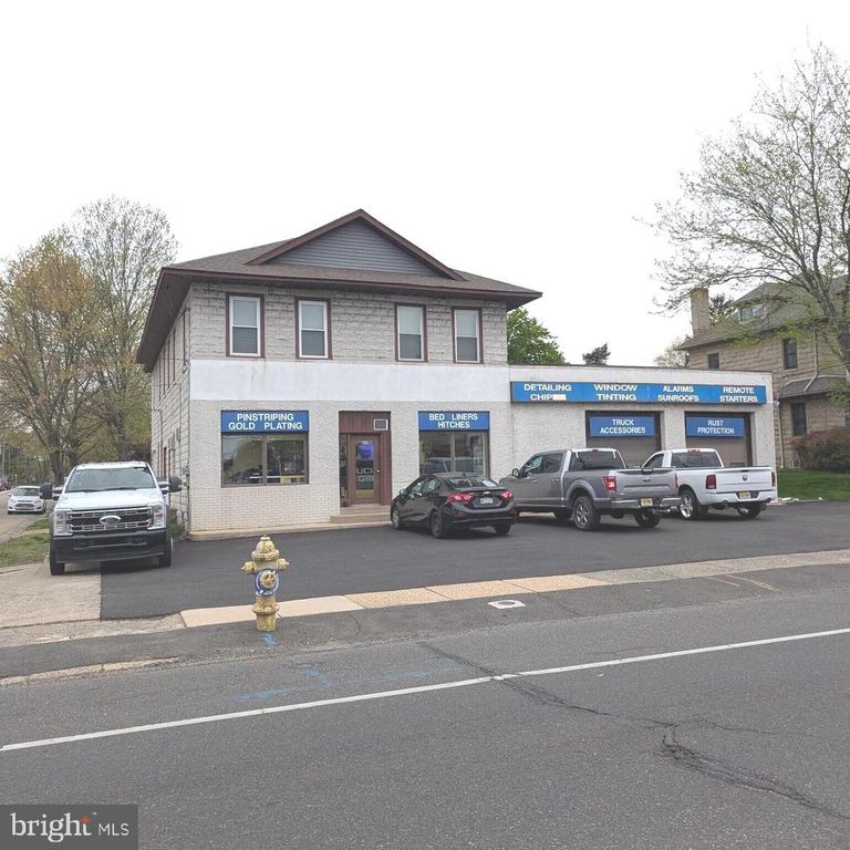 158 S WHITE HORSE PIKE, Audubon, NJ 08106