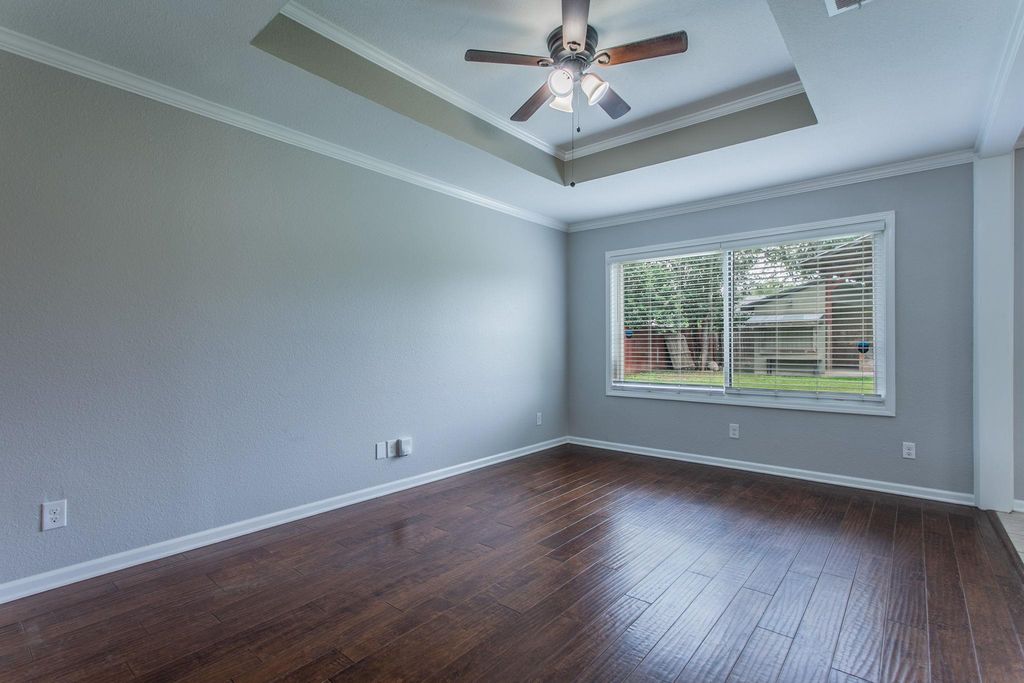 102 Circle DR, Belton, TX 76513