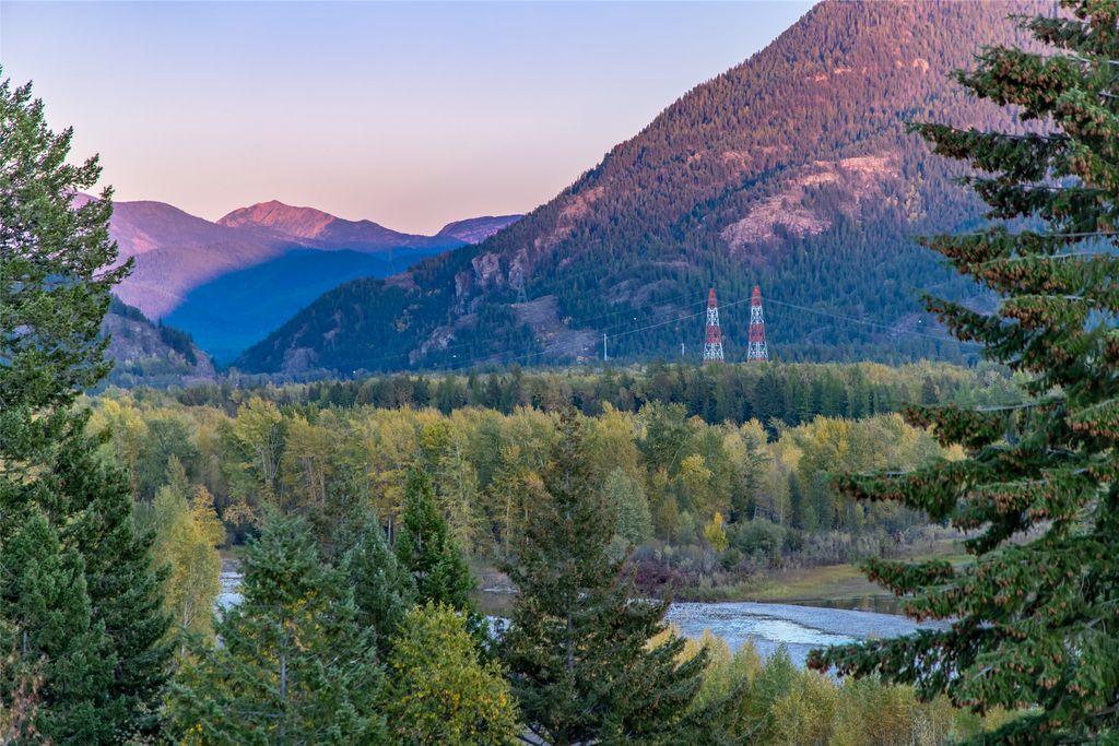 943 Frontage Road, Columbia Falls, MT 59912 photo 2