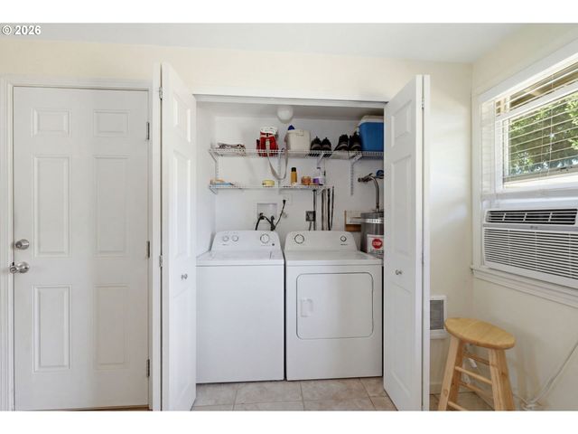 4533 LIBERTY St, Eugene, OR 97402