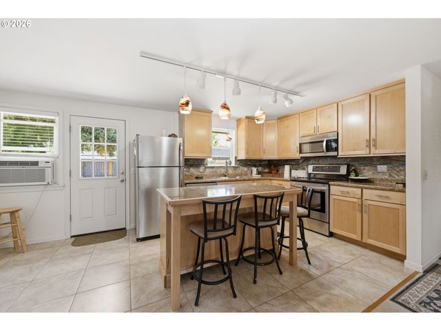 4533 LIBERTY St, Eugene, OR 97402
