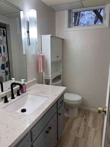 15800 Valley View Road, Eden Prairie, MN 55344