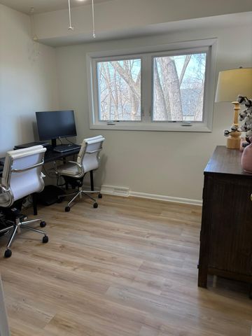 15800 Valley View Road, Eden Prairie, MN 55344