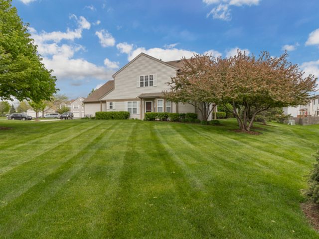2607 Sheehan Court 201, Naperville, IL 60564
