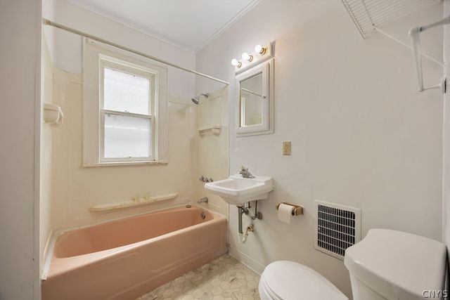 1016 Lancaster Avenue 18, Syracuse, NY 13210