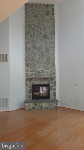 8320 MIDDLE RUDDINGS DR, Lorton, VA 22079