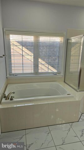 8320 MIDDLE RUDDINGS DR, Lorton, VA 22079