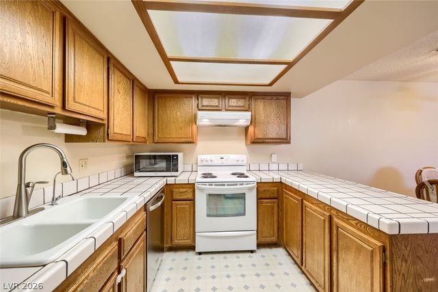 1882 Camino Verde Lane, Las Vegas, NV 89119