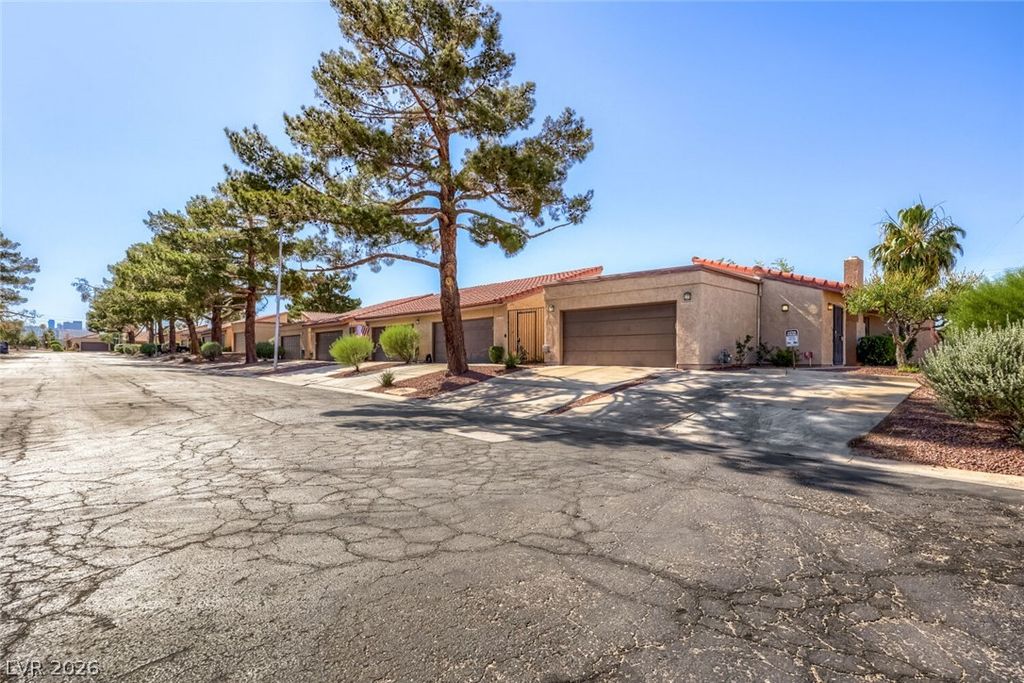 1882 Camino Verde Lane, Las Vegas, NV 89119