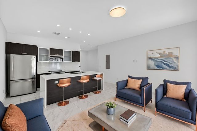 1044 NE 18th Avenue 203, Fort Lauderdale, FL 33304