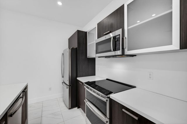 1044 NE 18th Avenue 203, Fort Lauderdale, FL 33304