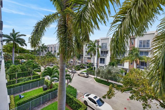 1044 NE 18th Avenue 203, Fort Lauderdale, FL 33304