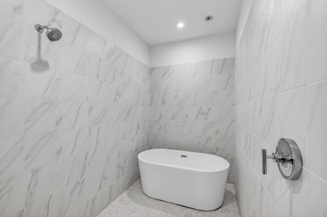 1044 NE 18th Avenue 203, Fort Lauderdale, FL 33304