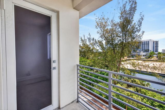 1044 NE 18th Avenue 203, Fort Lauderdale, FL 33304