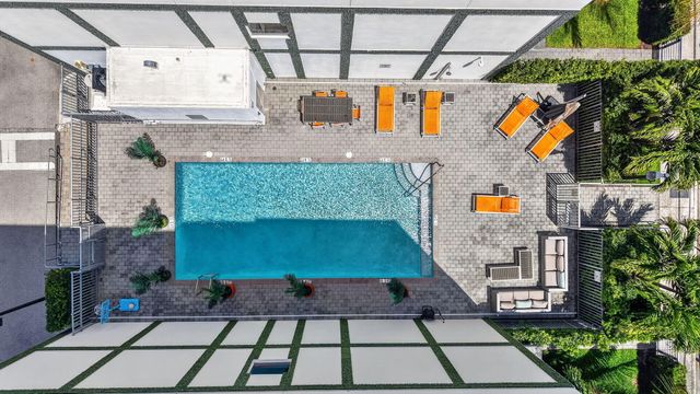 1044 NE 18th Avenue 203, Fort Lauderdale, FL 33304