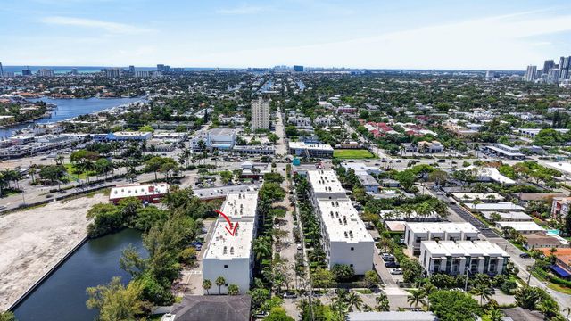 1044 NE 18th Avenue 203, Fort Lauderdale, FL 33304