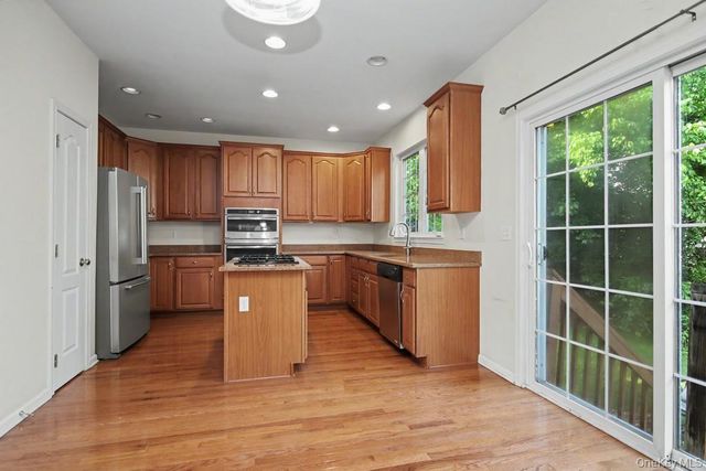 427 Vassar Place, Fishkill, NY 12524