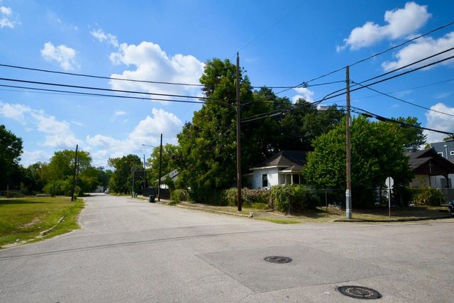 3036 Dennis Street, Houston, TX 77004