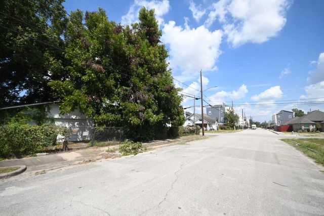 3036 Dennis Street, Houston, TX 77004
