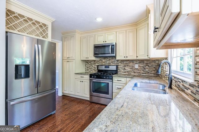 1093 Wash Lee Drive SW, Lilburn, GA 30047