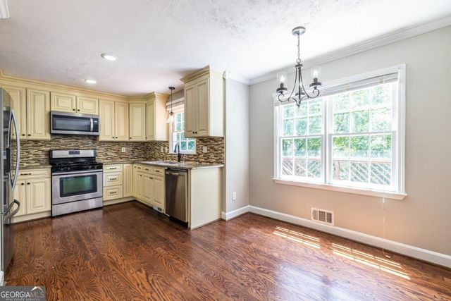 1093 Wash Lee Drive SW, Lilburn, GA 30047