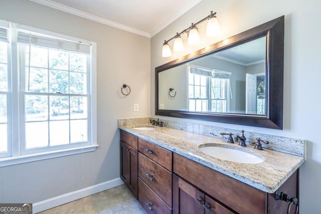 1093 Wash Lee Drive SW, Lilburn, GA 30047