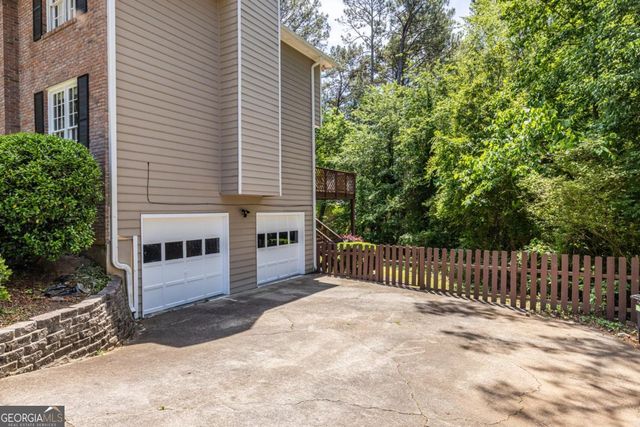 1093 Wash Lee Drive SW, Lilburn, GA 30047