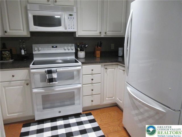 4613 cheryl Drive, Hanover Twp, PA 18017