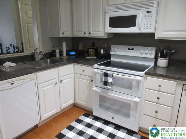 4613 cheryl Drive, Hanover Twp, PA 18017