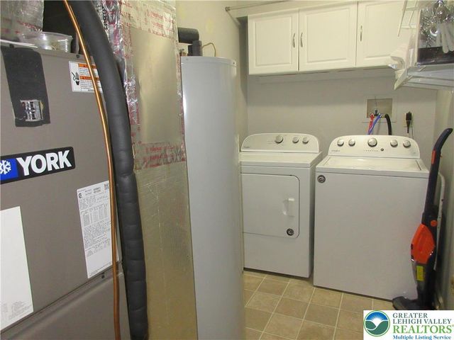 4613 cheryl Drive, Hanover Twp, PA 18017